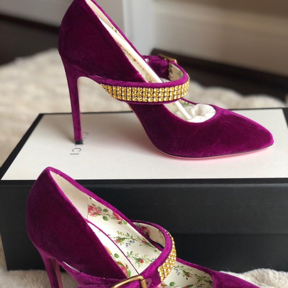 NEVER WORN AUTHENTIC GUCCI HEELS